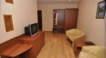 Улучшенный двухместный номер с 1 кроватью в Гостинице Люкс